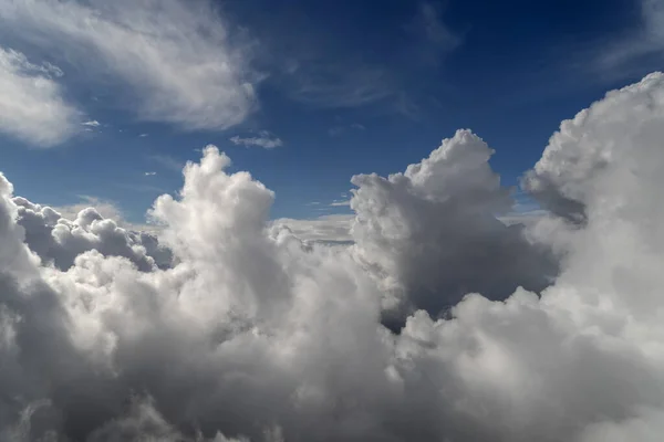 Felhős Repülőgép Utasablakából Repülés Közben — Stock Fotó