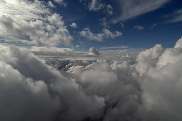 Cerul Noros Fereastra Pasagerilor Avionului Timp Zboară — Fotografie, imagine de stoc