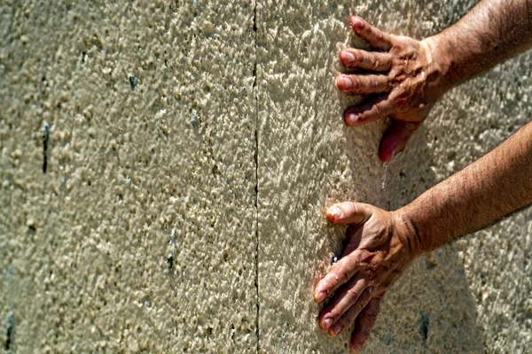 Hombre Mano Mojado Detalle Pared — Foto de Stock