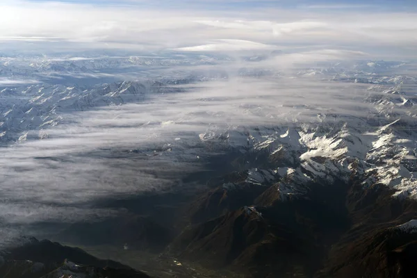 Alperna Antenn Utsikt Panorama Landskap Från Flygplan — Stockfoto
