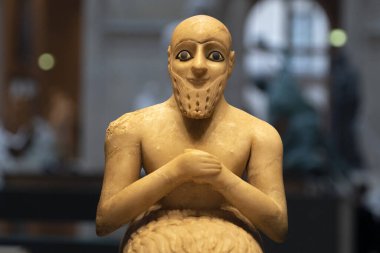 Ebih-Il 'in Alabaster Heykeli. MÖ 25. yüzyıl modern Suriye' nin antik şehir devleti Mari 'nin müfettişi.. 