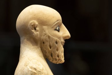 Ebih-Il 'in Alabaster Heykeli. MÖ 25. yüzyıl modern Suriye' nin antik şehir devleti Mari 'nin müfettişi.. 