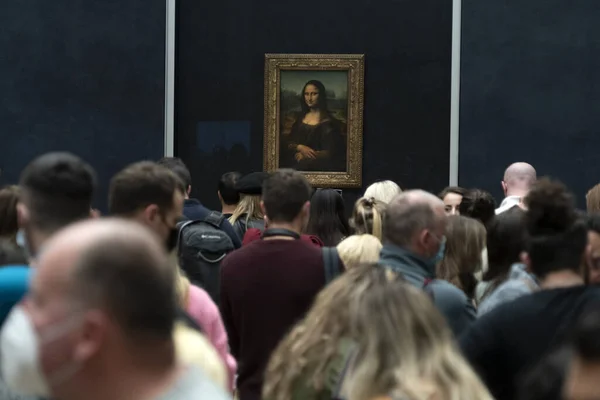 Paříž Francie Ledna 2021 Mona Lisa Pokoj Přeplněný Lidí Maskou — Stock fotografie