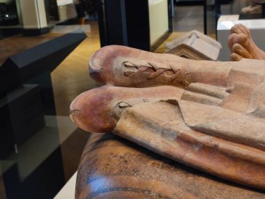 Eşlerin Etrüsk Sarcophagus 'u karı koca aşıkları gelin ve damat tabutu
