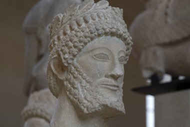 Eski Kıbrıs baş heykeli ayrıntıları kapat