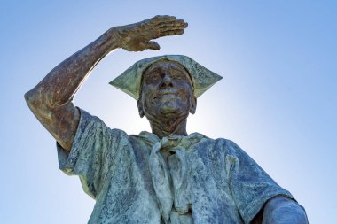 Denizci heykeli Malecon la paz baja California 'da ufukta görünüyor.
