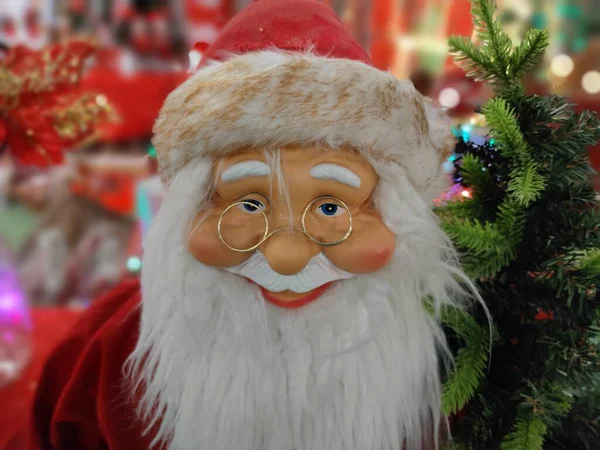 サンタクロースのクリスマスの装飾図の顔の詳細を閉じる — ストック写真