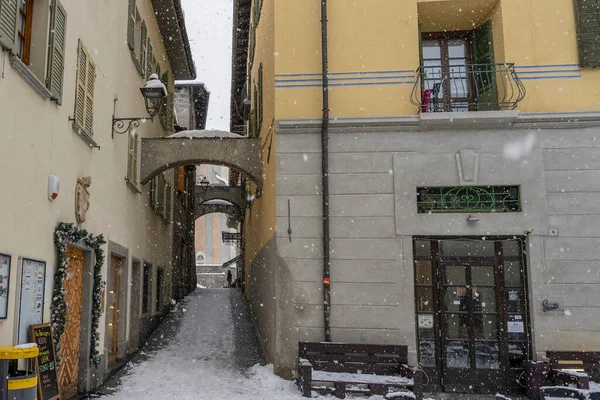 Bormio Aldea Medieval Valtellina Italia Bajo Nieve Temporada Invierno —  Fotos de Stock