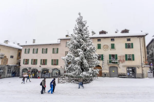 Desa Bormio Abad Pertengahan Valtellina Italia Bawah Salju Musim Dingin — Stok Foto