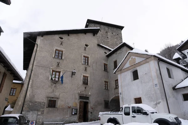 Bormio Ortaçağ Köyü Valtellina Talya Kış Mevsiminde Kar Altında — Stok fotoğraf