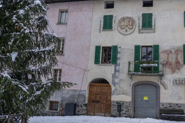 Bormio Średniowieczna Wioska Valtellina Włochy Pod Śniegiem Sezonie Zimowym — Zdjęcie stockowe