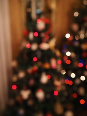 Noel ağacı ışıkları arkaplan dokusunu bulanıklaştırır