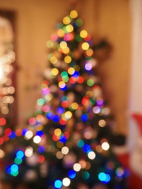 Noel ağacı ışıkları arkaplan dokusunu bulanıklaştırır