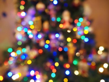 Noel ağacı ışıkları arkaplan dokusunu bulanıklaştırır
