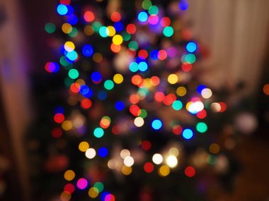 Noel ağacı ışıkları arkaplan dokusunu bulanıklaştırır