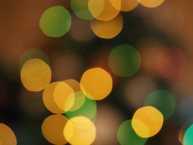 Noel ağacı ışıkları arkaplan dokusunu bulanıklaştırır
