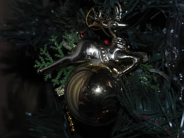 Kerstmis Kerstboom Glas Met Hand Gemaakt Ambachtelijke Bal Detail — Stockfoto