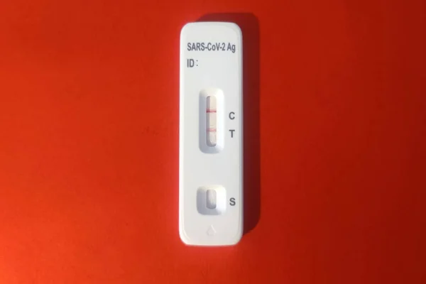 Covid Rapid Test Kit Positive Result Close — Stock Photo, Image