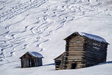 dolomites snow panorama wooden hut val badia armentara hill