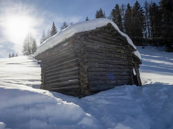 Dolomites Snow Panorama Wooden Hut Val Badia Armentara Hill — Foto Stock