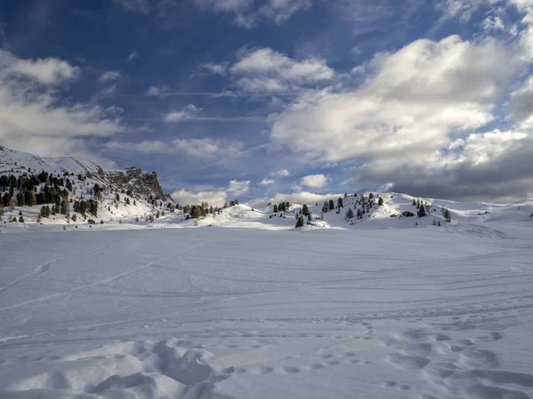 Dolomity Sníh Panorama Dřevěná Chata Val Badia Armentarola Kopec — Stock fotografie