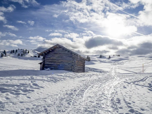 Dolomity Panorama Śniegu Drewniana Chata Val Badia Wzgórze Armentarola — Zdjęcie stockowe