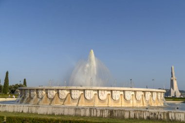 lisbon jeronimos monastery fountain at sunset view