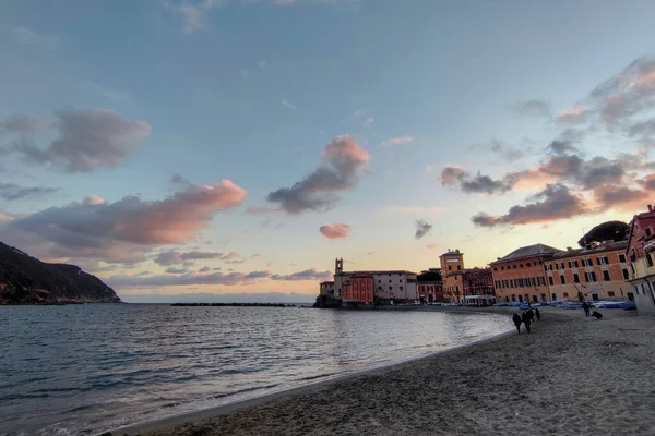 Sestri Levante Dorp Baai Van Stilte Bij Zonsondergang — Stockfoto