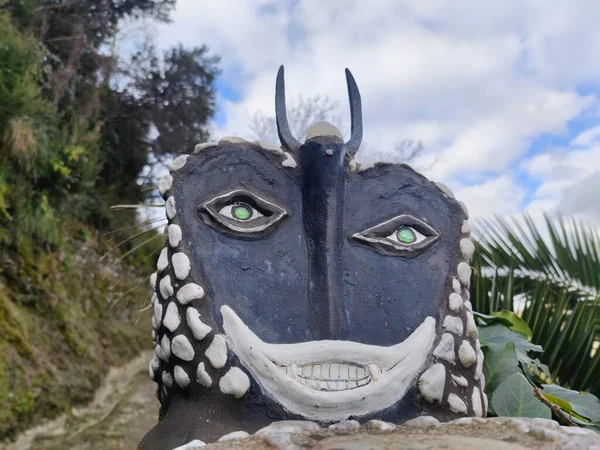 Plemienna Maska Ludzka Twarz Malowana Łopatą Robocza Detal Łopaty — Zdjęcie stockowe