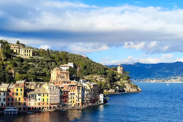 Portofino Schilderachtig Dorp Italië Kleurrijke Gebouwen Villa Landschap — Stockfoto