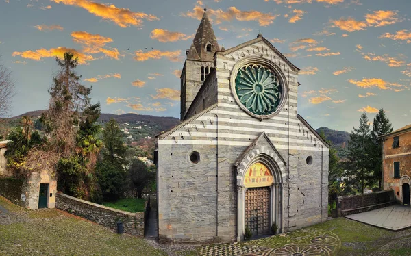 Lavagna Talya Daki Fieschi Kilisesi Bazilikası — Stok fotoğraf