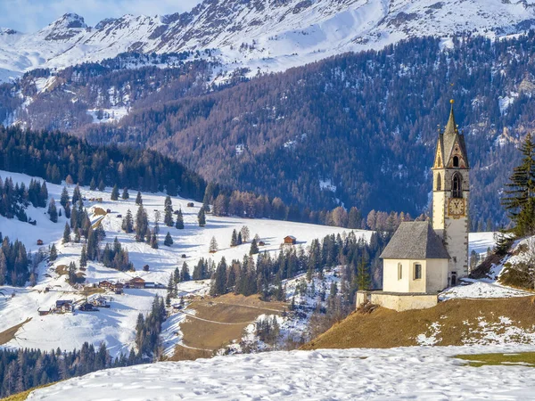Valle Val Dolomieten Bergkerk Winter Uitzicht Landschap Panorama — Stockfoto
