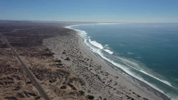 スコーピオン湾の太平洋の波サンフアニコバハカリフォルニアスールメキシコ航空パノラマ風景 — ストック動画