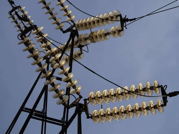 Tapa Cables Eléctricos Alto Voltaje Detalle Aislante Pin Cielo Azul — Foto de Stock