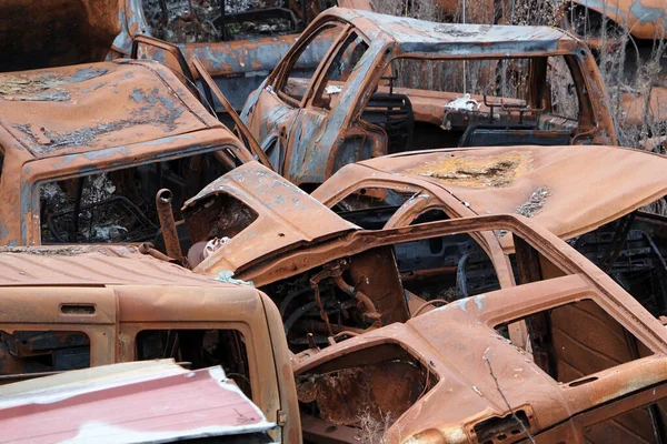 Vrakoviště Staré Rezavé Auto Pole Pohled — Stock fotografie