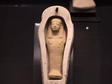 Mısırlı lahit hiyeroglifler kapanıyor.