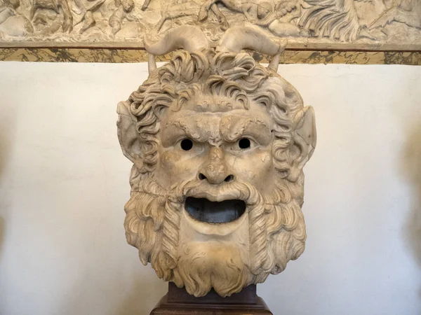 古いローマの大理石の古典的な像ファンの顔 — ストック写真