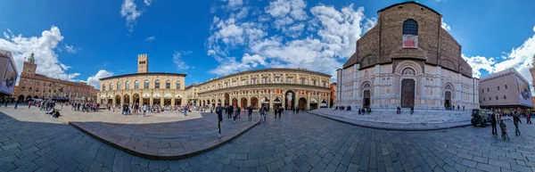 Bologna Italia Abril 2022 Piazza Maggiore Vista Cuadrada Llena Personas —  Fotos de Stock