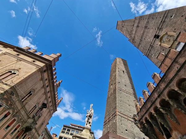 Bologna Italy Medeltida Två Torn Grund Torri — Stockfoto