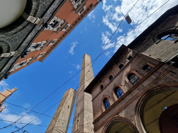 Bolonha Itália Medieval Dois Torre Vista Devido Torri — Fotografia de Stock