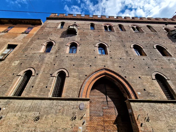 Bologna Italia Edificios Medievales Casas Mercanzia Lugar —  Fotos de Stock