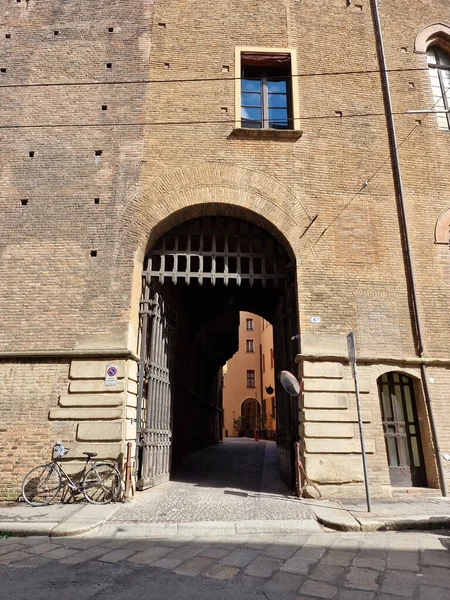 Bologna Italien Mittelalterliche Gebäude Häuser Mercanzia Place — Stockfoto