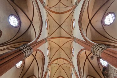 Bolonya Piazza Maggiore Kilisesi San Petronio Bazilikası iç mimarisi