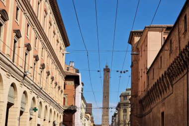 Bolonya İtalya Ortaçağ 2 kule manzaralı Torri