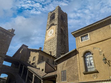 Bergamo ortaçağ şehir meydanı Maggiore yer manzaralı