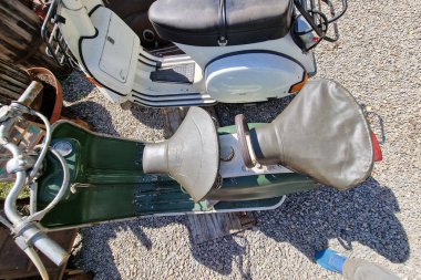 Lambretta scooter yeşil ve beyaz Eski antika