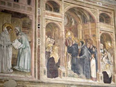 Padova İtalya 'daki Eremitani Kilisesi bombalamadan sonra tabloları restore etti