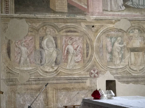 帕多瓦意大利的Eremitani教堂在轰炸后修复了绘画 — 图库照片