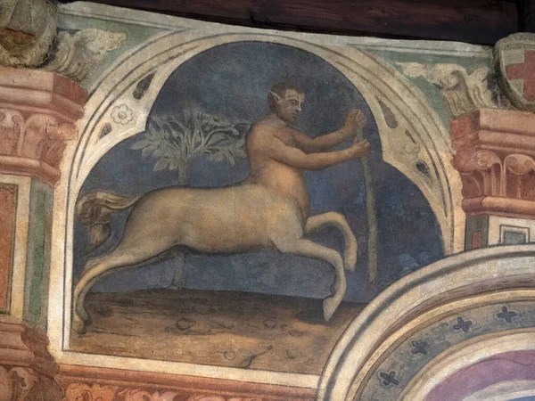 Padova Palazzo Della Ragione eski ortaçağ hukuk mahkemesi adalet salonu binası.