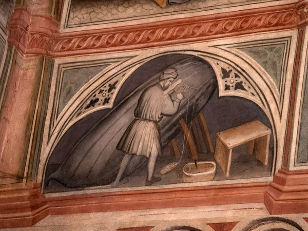 Padova Palazzo Della Ragione eski ortaçağ hukuk mahkemesi adalet salonu binası.